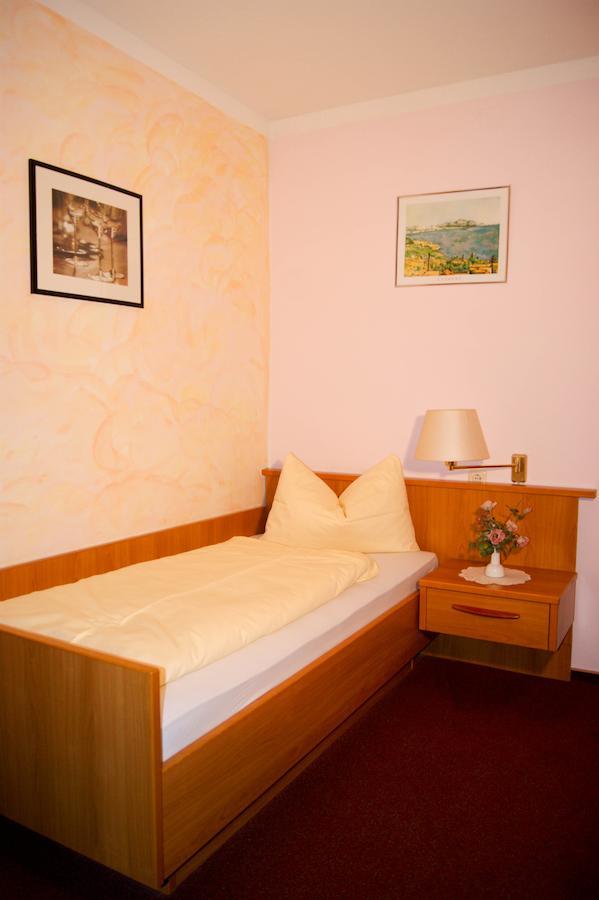 Hotel Schonunger Bucht Waigolshausen Szoba fotó